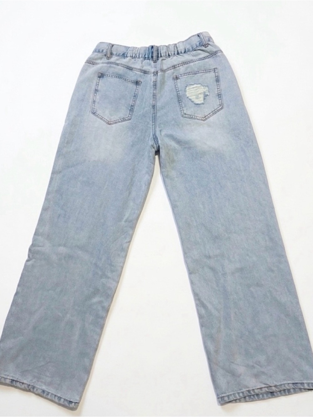 POL Light Wash Wide-Leg Jeans w/ Distressed Green Patch Detail – Size Large - Picture 4 of 5